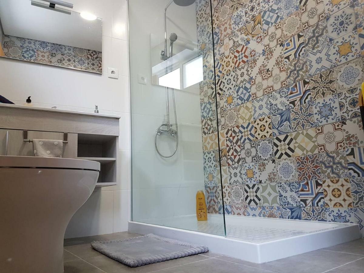 Join Our Relaxed House Near The Beach - Mosteiros Mosteiros  Bagian luar foto