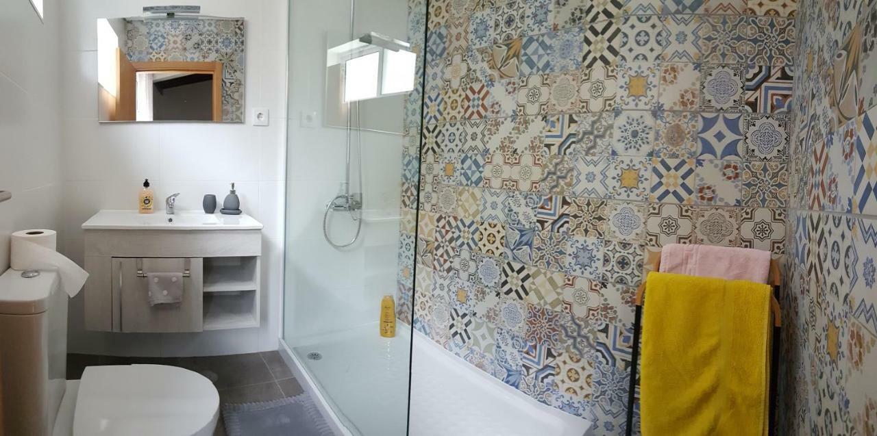 Join Our Relaxed House Near The Beach - Mosteiros Mosteiros  Bagian luar foto