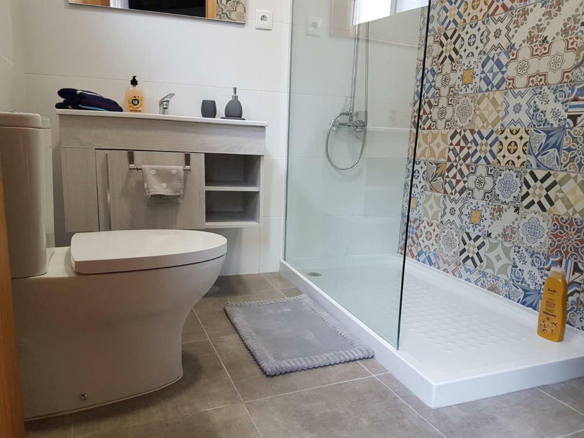 Join Our Relaxed House Near The Beach - Mosteiros Mosteiros  Bagian luar foto